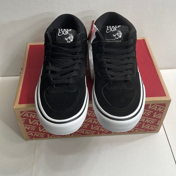 Vans men’s classic half cab Pro black and white - Picture 2 of 9